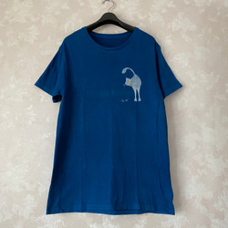 藍染めTシャツ、ネコとネコ 1枚目の画像