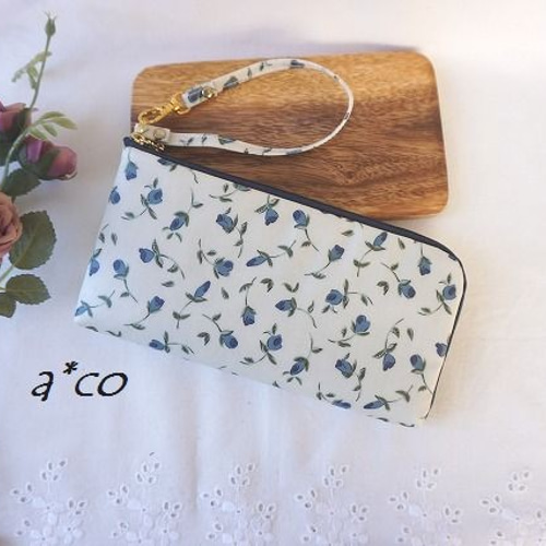 ロングＬ字ファスナー財布　リバティラミネート　フローラル・デライト【ブルー】 ロングL字ファスナー財布 リバティラミネート フローラル・デライト