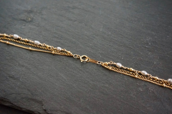 Signature - Necklace - gris petit パール（シルバー）× ゴールド 三連 ネックレス 4枚目の画像