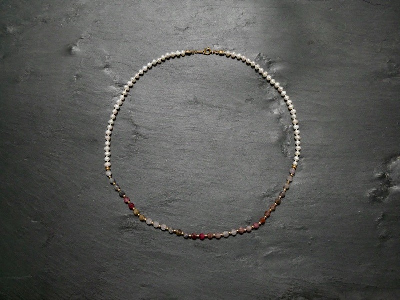 Aurora #15 マルチカラースピネル（カラフル） × パール（ホワイト） ショートネックレス