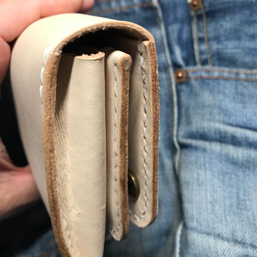 飴色にエージングするヌメ革トラッカーウォレット 二つ折り財布 M's