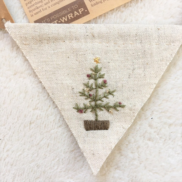 クリスマス(３連)　＊　刺繍ガーランド 3枚目の画像