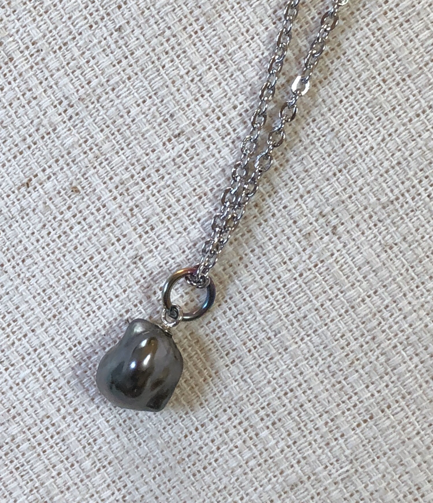 黒真珠のペンダントトップ