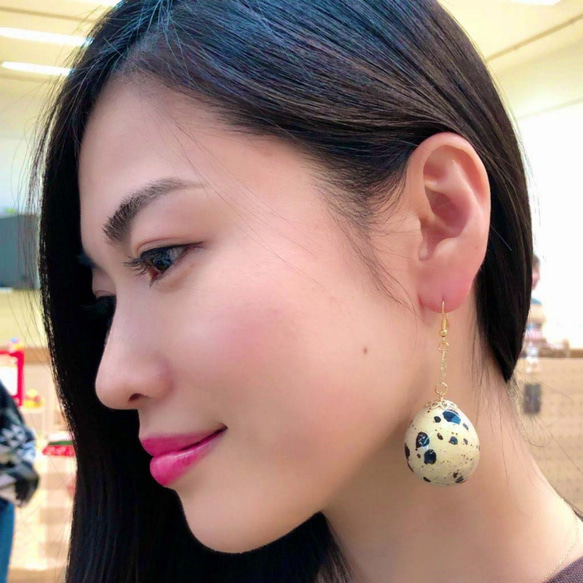 毎日がイースター♪うずらの卵のレジンピアス（orイヤリング）。女子力