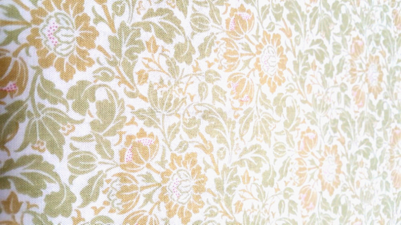 moda fabrics ウィリアムモリス　FIOWERING SCROLL #33492 1枚目の画像