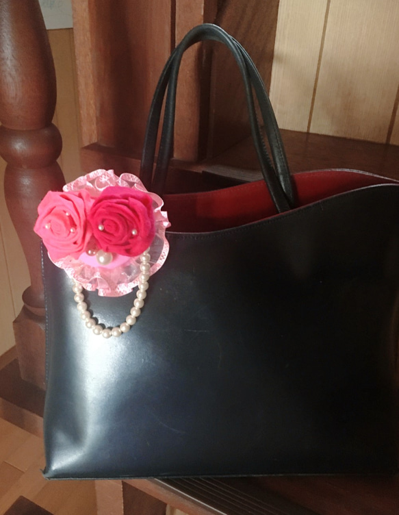 鞄に付ける『バッグ・コサージュアクセサリー　ピンクローズ』 3枚目の画像