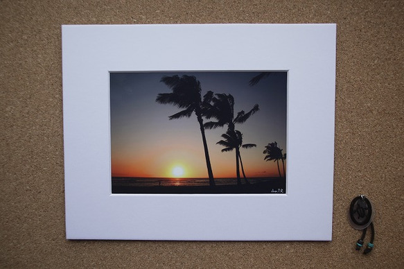 【Feeling Nature】ハワイの写真　夕陽　オーシャン　ビーチ　ヤシの木　南の島　南国　風景写真　マットフレーム 2枚目の画像
