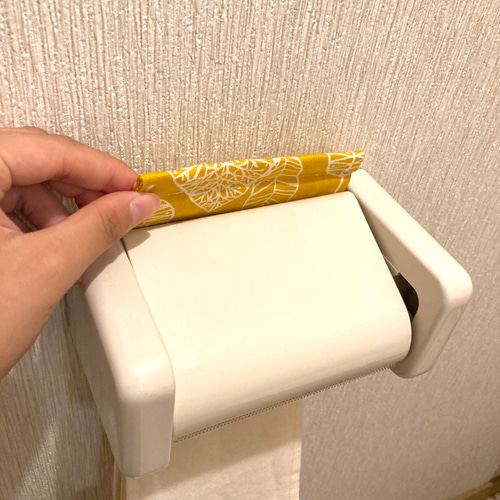 ☆黄緑☆ナプキン入れ付きトイレットペーパーホルダーカバー