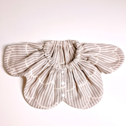 お花のフリルスタイ ゴム式 ダブルガーゼ 4枚目の画像