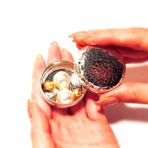 純銀製 打ち出し小物入れ（ピアス・ピルケース） その他ケース 京の