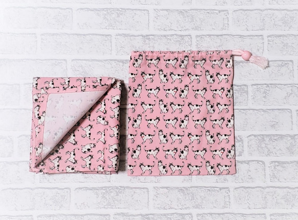 給食セット　ピンク地に猫柄 巾着と大きめにランチョンマット 2枚目の画像