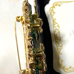 ［送料無料］48 エメラルドグリーンの色が、とても綺麗なサークル形のブローチA❣️ 8枚目の画像