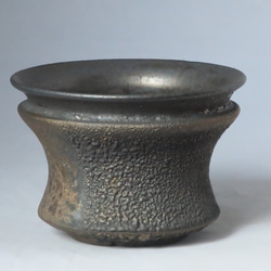 Kinguro Crater Pot（植木鉢） 1枚目の画像