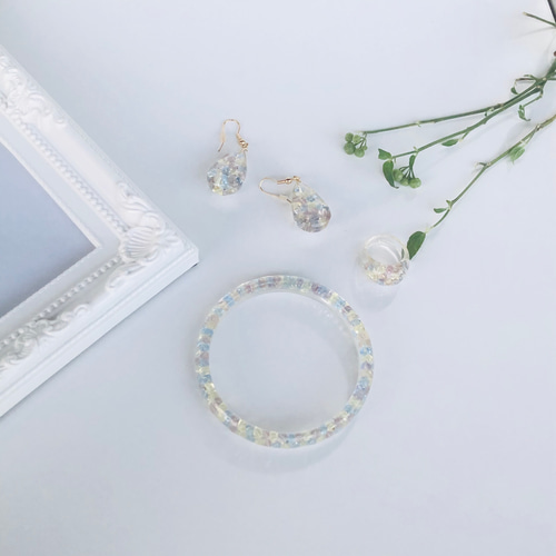 青い鳥の涙 ティアドロップバングル〜 タンザナイト クリア バングル