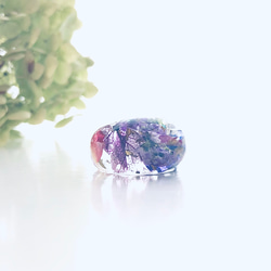 samplesale〜油彩画のようなアンティークドロップリング〜　ドライフラワー　クリア　レジン　指輪　雫　ぷっくり　紫 17枚目の画像