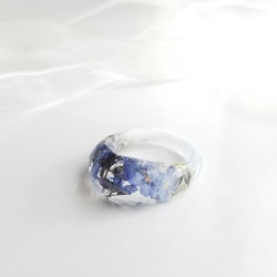 〜忘れな草のV字ドロップリング〜　ドライフラワー　指輪　クリア　レジン　アンティーク　ガラス　ぷっくり　かわいい　ブルー 3枚目の画像