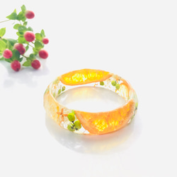 〜フレッシュオレンジのジューシーバングル〜　フルーツ　クリア　レジン　春　夏　秋　冬　黄色　イエロー　花　果物　苺いちご 6枚目の画像