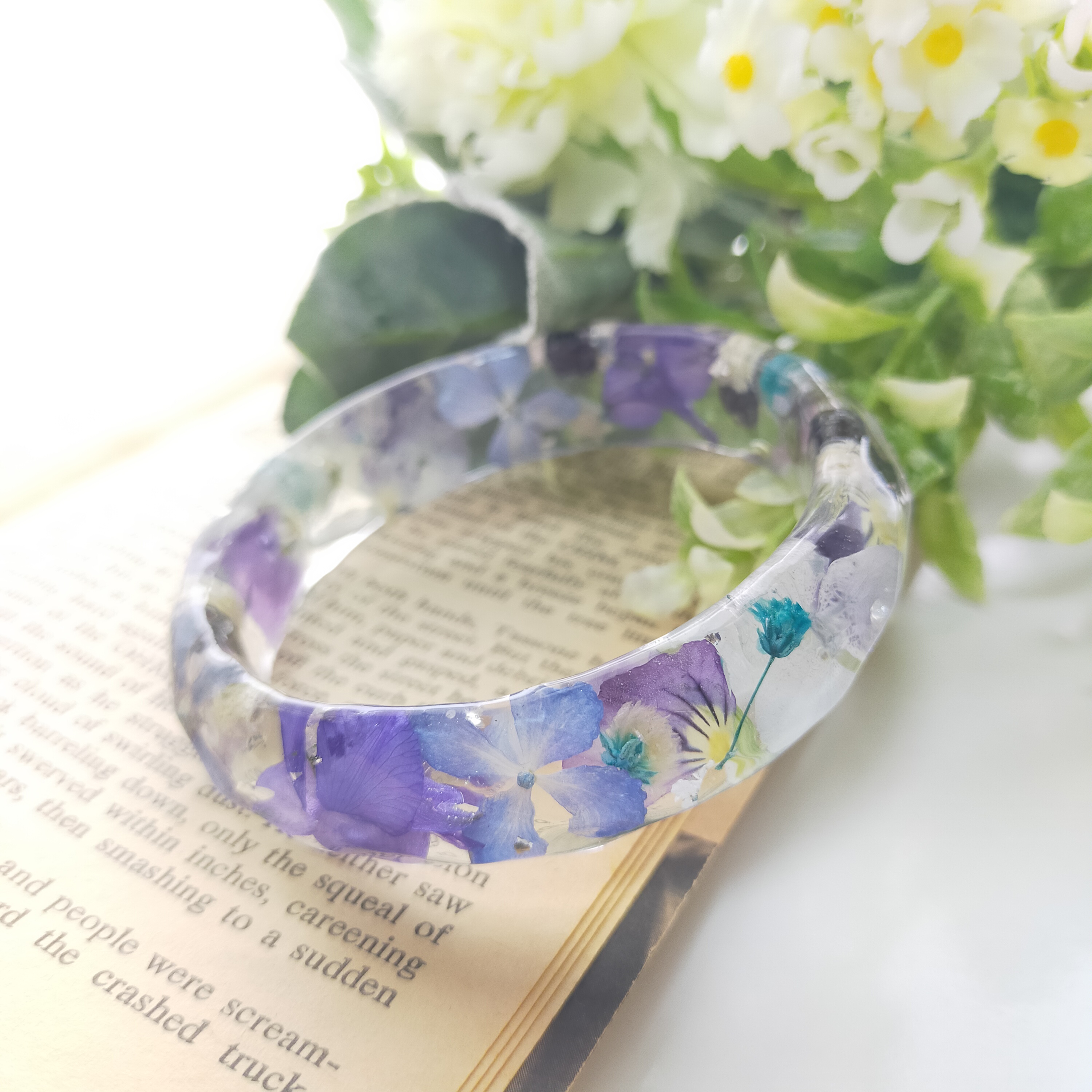 〜晩夏光の水中花バングル〜　アジサイ　ブルー　バングル　クリア　レジン　ハーバリウム　青　ブルードライフラワー　透明　花 24,090円