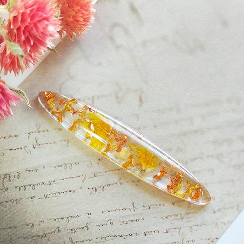 キンモクセイの不規則水中花とボタンのシンプルな大人ヘアクリップ❤ キンモクセイの不規則水中花とボタンのシンプルな大人ヘアクリップ❤ 日向