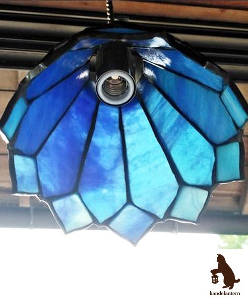 【送料無料】ペンダントライト「咲き花くるり（さわやか海色）」ステンドグラス 吊り下げランプ