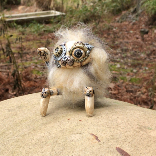 スチームパンク＊猫型ロボット＊羊毛フェルトハンドメイド にゃんこのお供ロボット完成🤖 ちょっと手足が長過ぎた…(ˉ ˘ ˉ