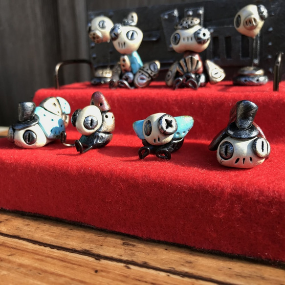 キモかわいいスチームパンクなロボット達のミニひな人形　ひな壇2段タイプ 5枚目の画像