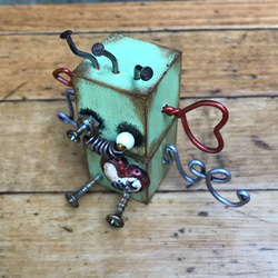 木製ロボット　ハート ゾンビロボット　緑 3枚目の画像