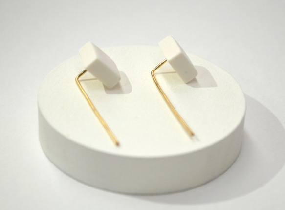 細線桿造型插式耳環<方形> 第3張的照片