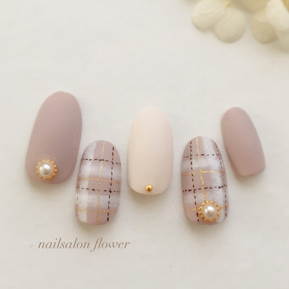 くすみピンクのチェックネイル/チェックネイル/冬ネイルネイル