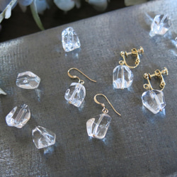 【再販・ラスト】14kgf　クリスタルクォーツの一粒ピアス　天然石　クラック水晶　 9枚目の画像