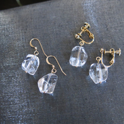 【再販・ラスト】14kgf　クリスタルクォーツの一粒ピアス　天然石　クラック水晶　 10枚目の画像