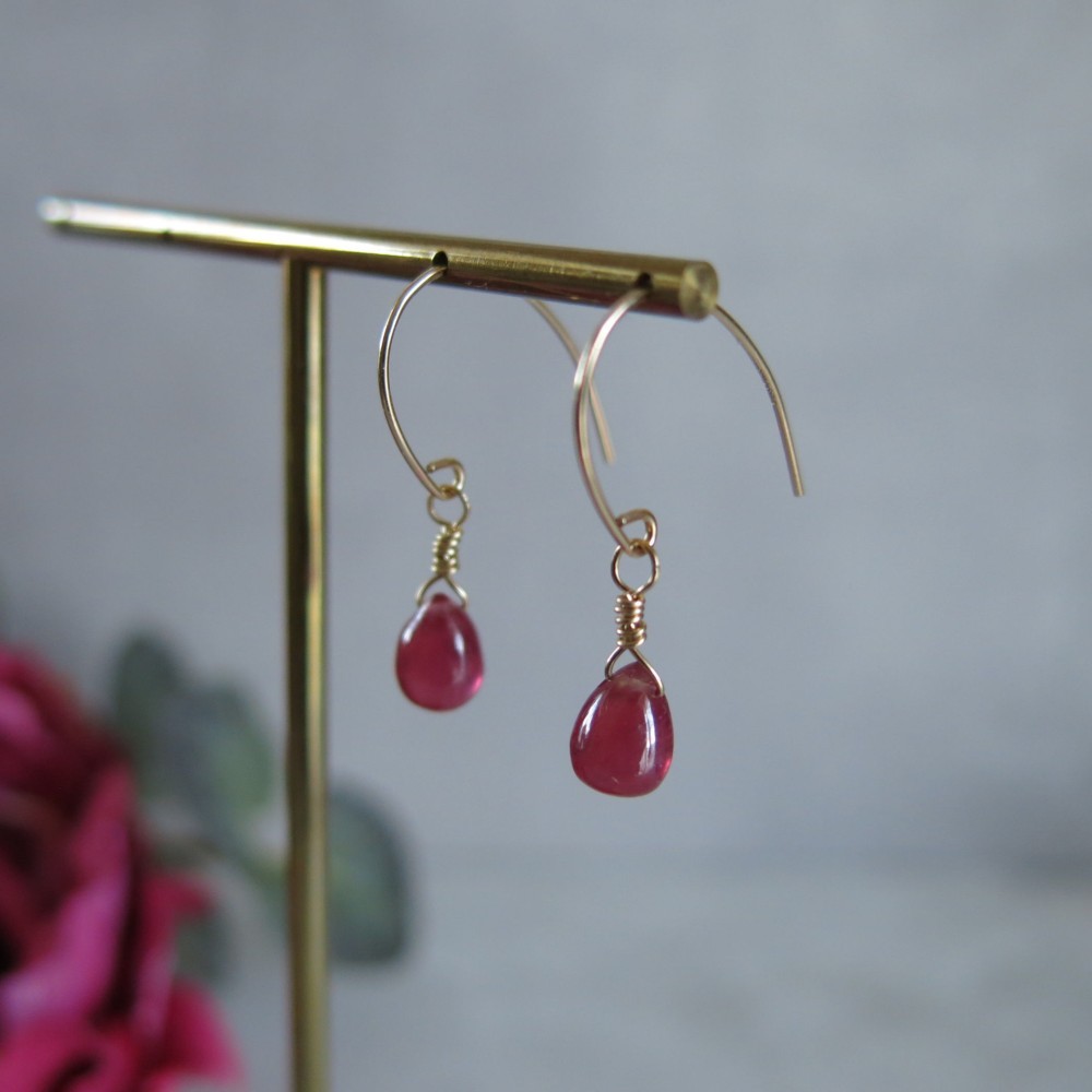 sale!【再販】大粒☆宝石質AAA　ルビーのドロップピアス　14kgf　エレガントなルビーピアス　天然石ピアス