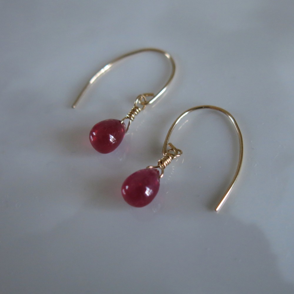 sale!【再販】大粒☆宝石質AAA　ルビーのドロップピアス　14kgf　エレガントなルビーピアス　天然石ピアス