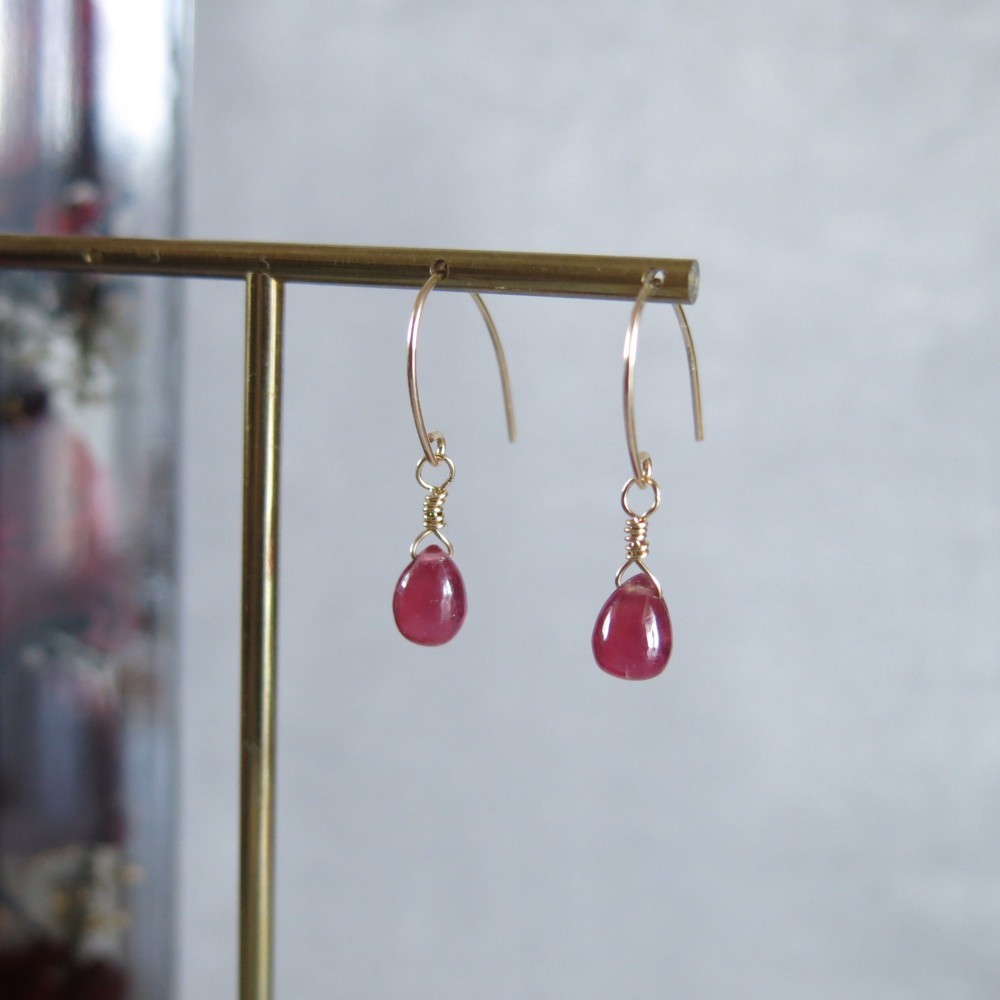 sale!【再販】大粒☆宝石質AAA　ルビーのドロップピアス　14kgf　エレガントなルビーピアス　天然石ピアス