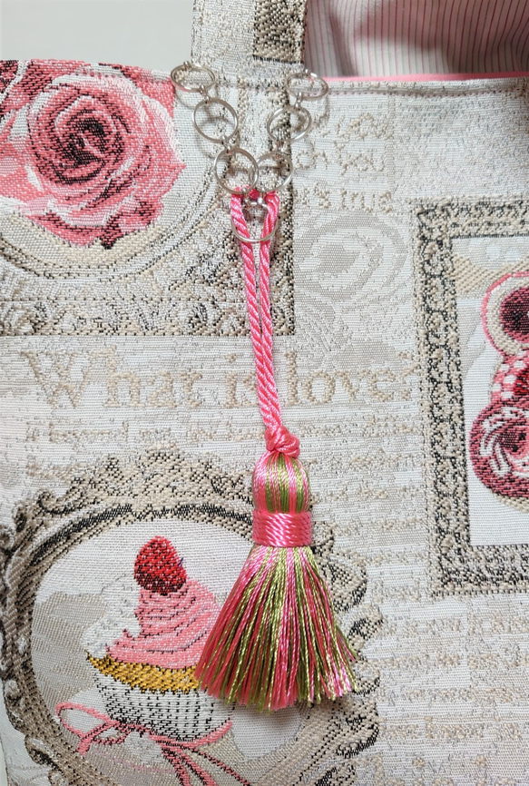 お菓子と薔薇がテーマのスペイン製ジャガード織りショルダートートバッグ 8枚目の画像
