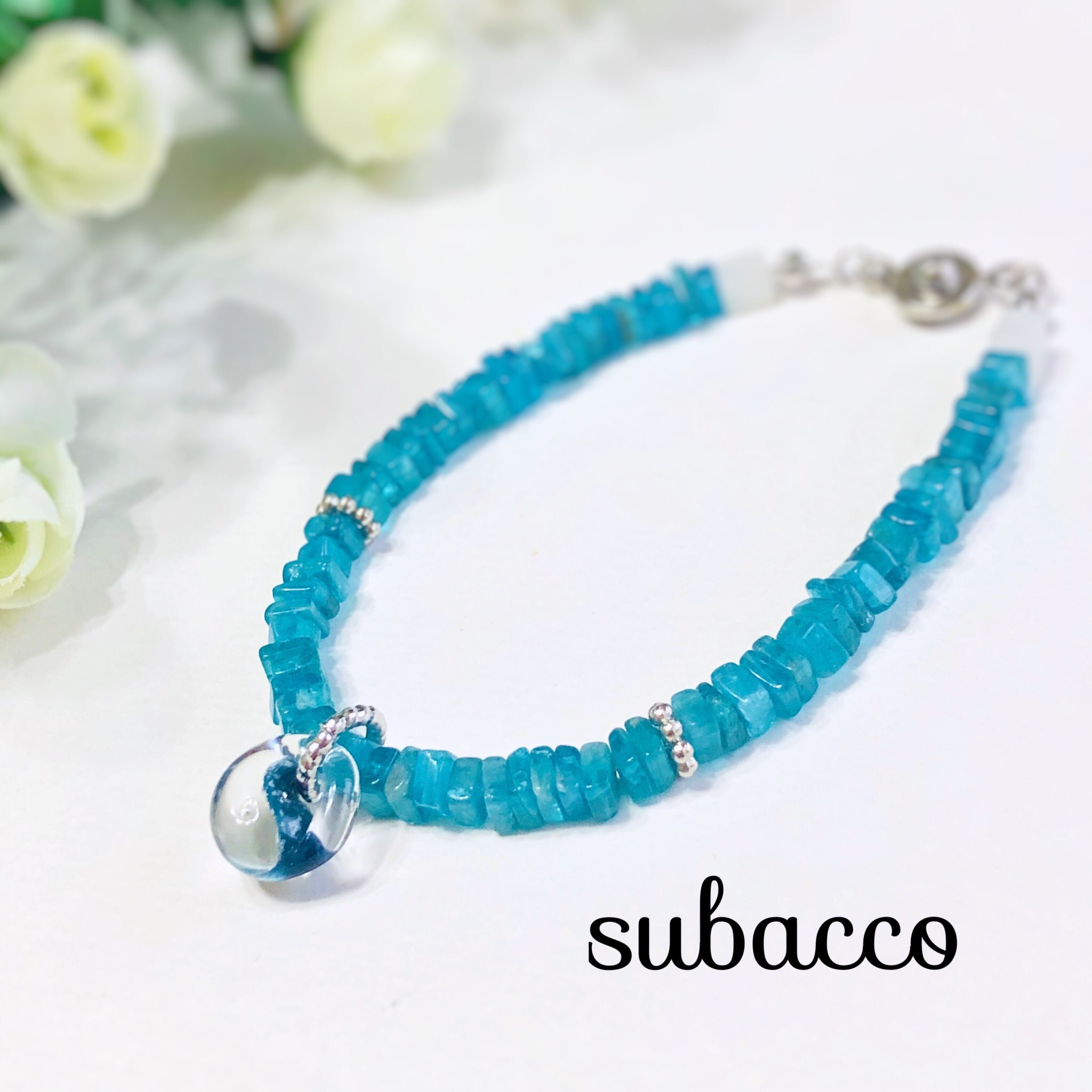 "アパタイトとumihotaru吹きガラスのブレスレット"