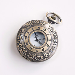 【懐中時計バッグチャーム】クラシックローマ数字アンティーク調クオーツ式懐中時計+ラピスラズリバッグチャーム 3枚目の画像