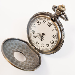 懐中時計『十二星座モチーフ アンティークゴールド』オーバルオリジナルチェーン クオーツ式 5枚目の画像