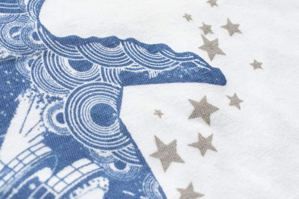 星を泳ぐクジラ 白Tシャツ Mサイズ Blue Whale ホワイト ハンドメイド 3枚目の画像
