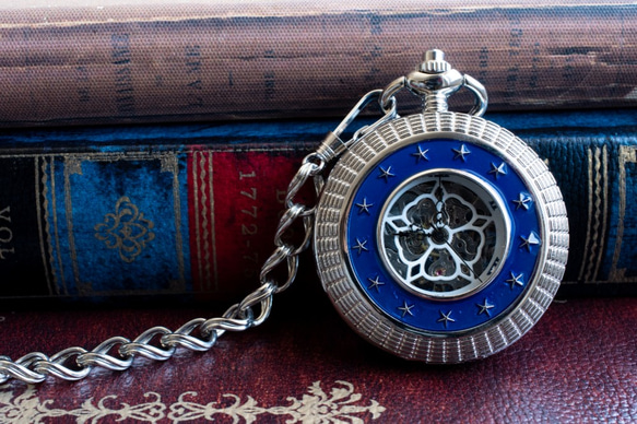 機械式手巻懐中時計 青の星 シルバー オリジナル懐中時計チェーン付属 1枚目の画像