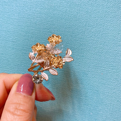 ⚪︎ラスト1点⚪︎ゴールド花束のポニーフック　ヘアアクセサリー　ヘアピン 2枚目の画像