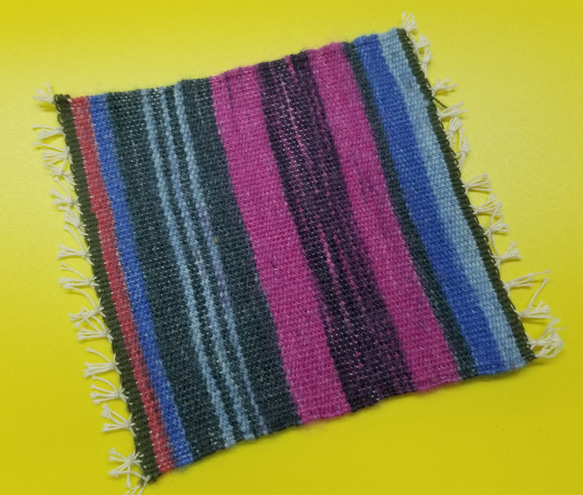 毛糸のコースター 2枚目の画像
