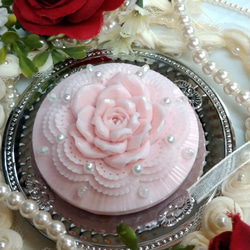 ❦いちごの香りの薔薇　ソープカービング❦石鹸の彫刻 1枚目の画像