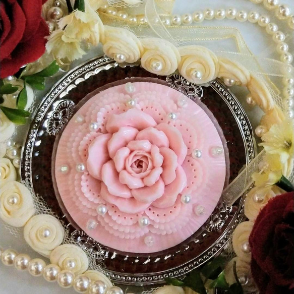 ❦いちごの香りの薔薇　ソープカービング❦石鹸の彫刻 4枚目の画像