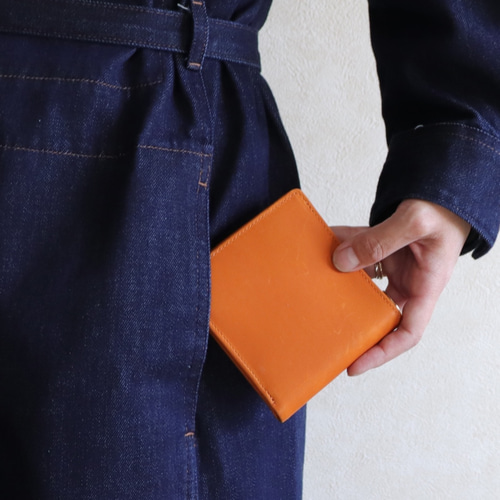 グローブレザー2つ折り財布□オレンジ□ 牛革 本革 オイルレザー グローブレザー2つ折り財布□オレンジ□ 牛革 本革 オイルレザー