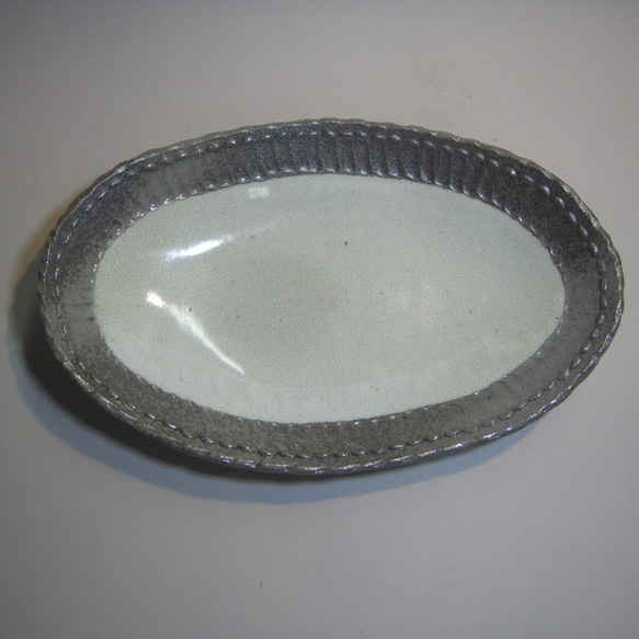 連珠紋楕円皿 1枚目の画像