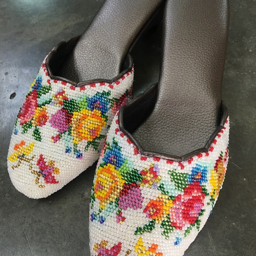 ◇ニョニャ ビーズ刺繍 サンダル◇ closed toes サンダル ◇ニョニャ ビーズ刺繍 サンダル◇ closed toes サンダル