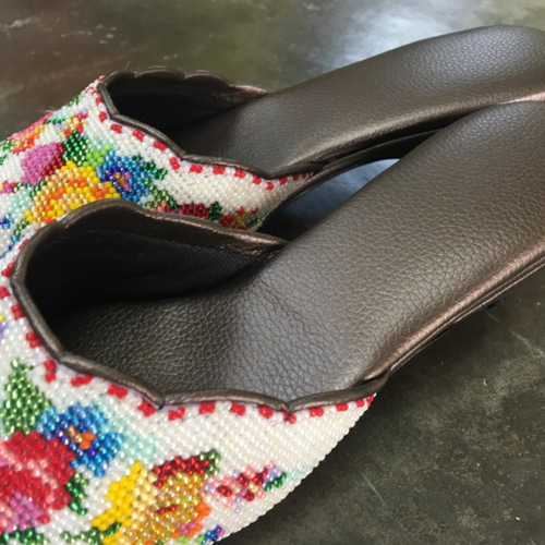 ◇ニョニャ ビーズ刺繍 サンダル◇ closed toes サンダル ◇ニョニャ ビーズ刺繍 サンダル◇ closed toes サンダル