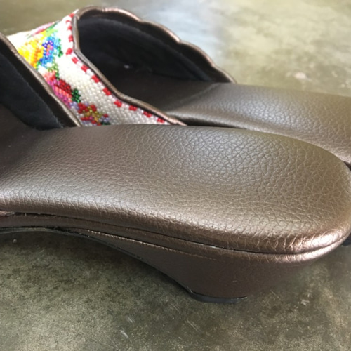 ◇ニョニャ ビーズ刺繍 サンダル◇ closed toes サンダル