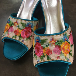 ◆ニョニャ　ビーズ刺繍　サンダル◆　opened toes 1枚目の画像